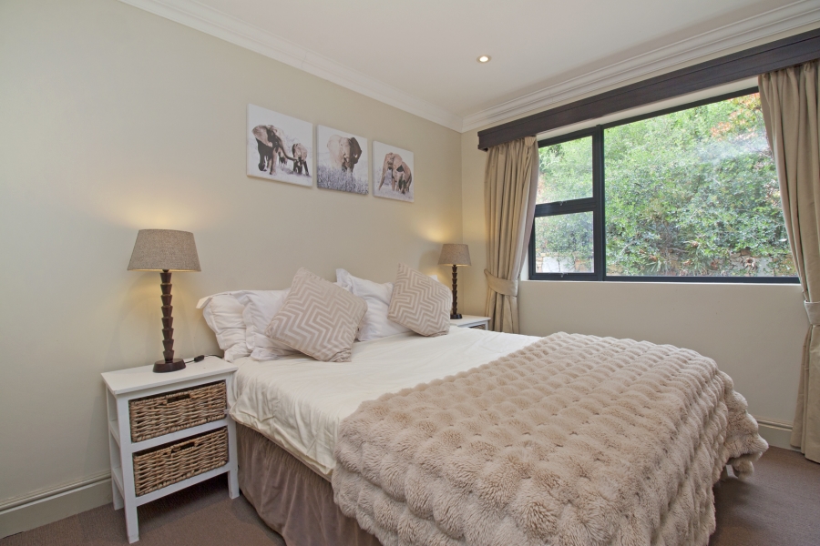 To Let 3 Bedroom Property for Rent in Cairnside Western Cape